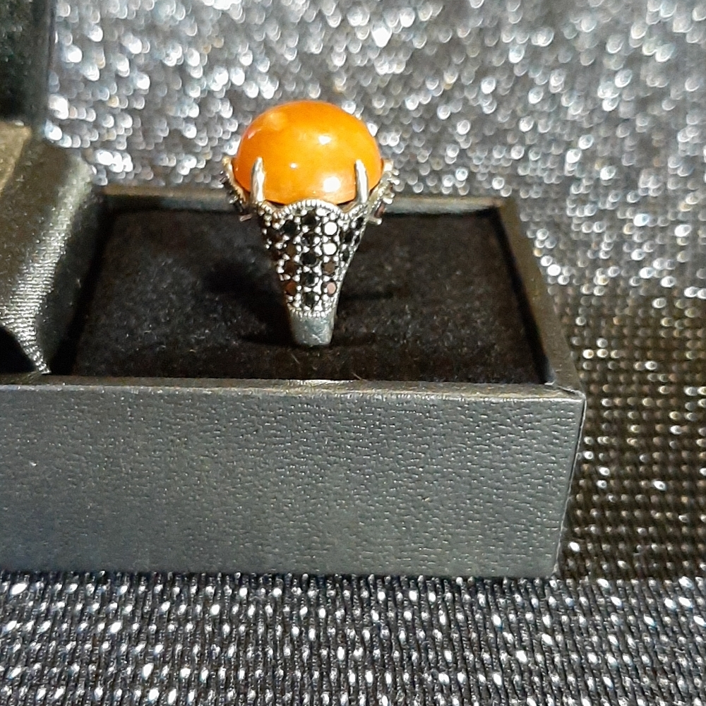 Jade Ring - Picture 3 of 8